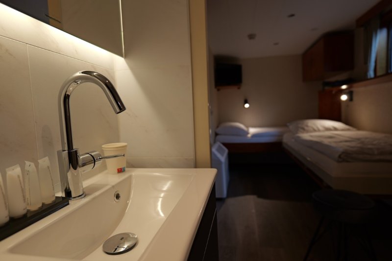 Bathroom twin cabin lower deck