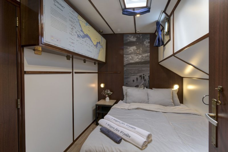 Double cabin