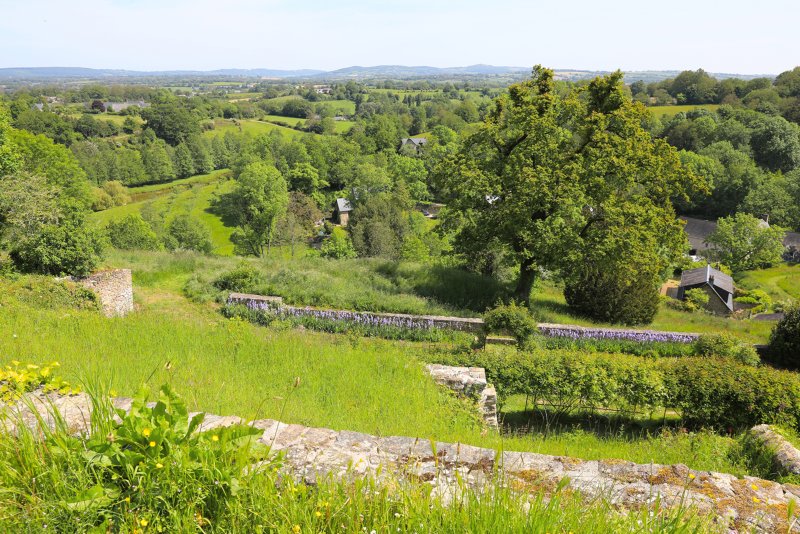 Around Sainte Suzanne