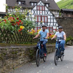 Bacharach Boat Bikt tours Holiday