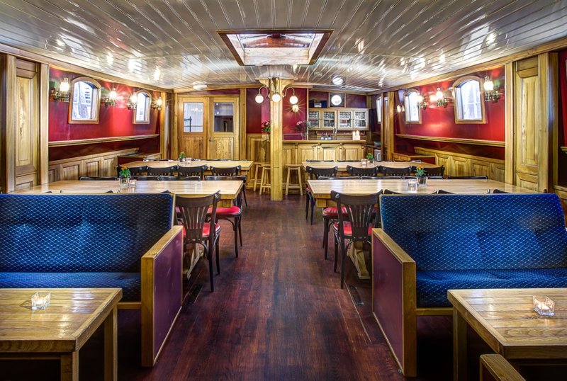 Lounge and Restaurant