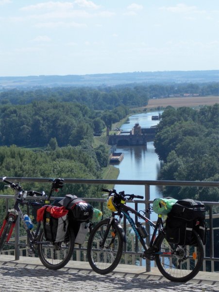 Cycling Elbe