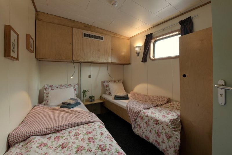 Twin Cabin